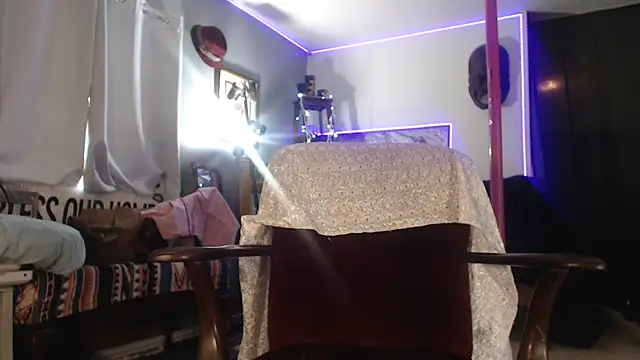Genevieve143 webcam