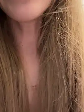 kira_mia webcam