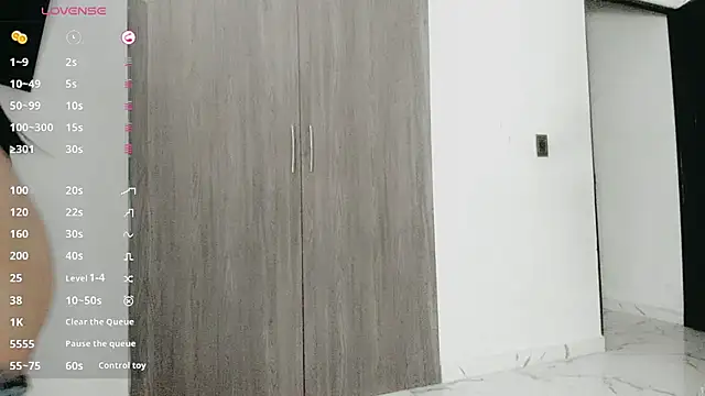 skinny_milky webcam