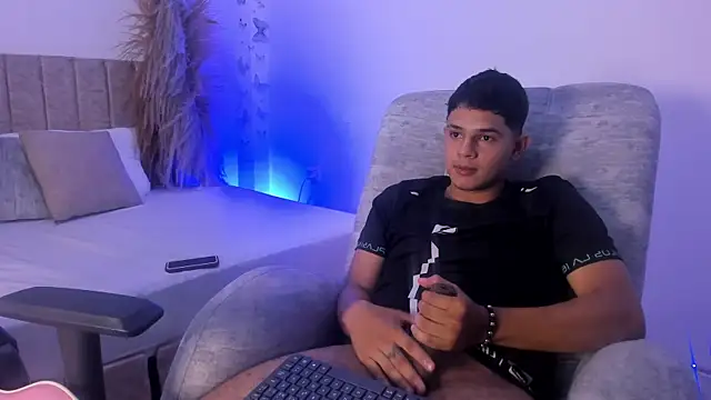 Adrian_Prime_ webcam