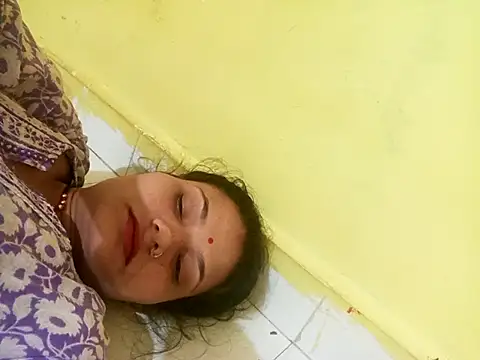 Priti_hote webcam