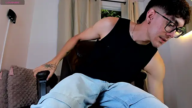 etham_wolf1 webcam