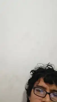 UnevenFlake348 webcam