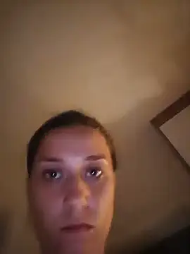 Bullhorygirl webcam