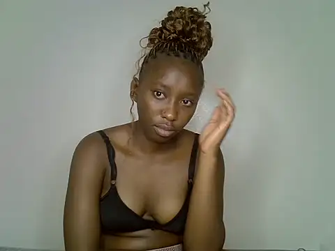 Peachy-Amelia webcam