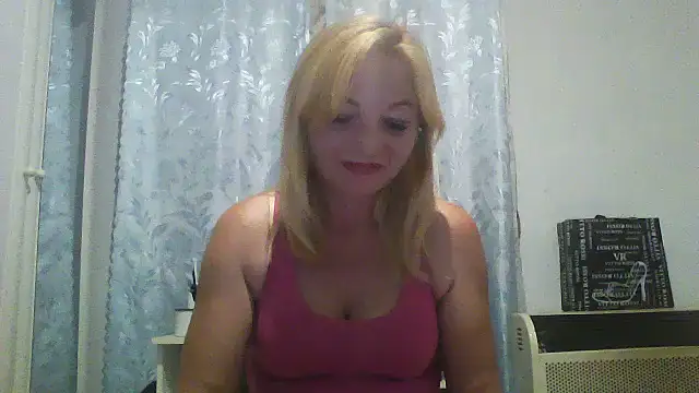 Lola_115 webcam