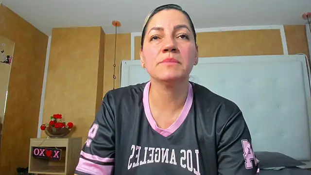 heidy_milf (F milf) - show tits