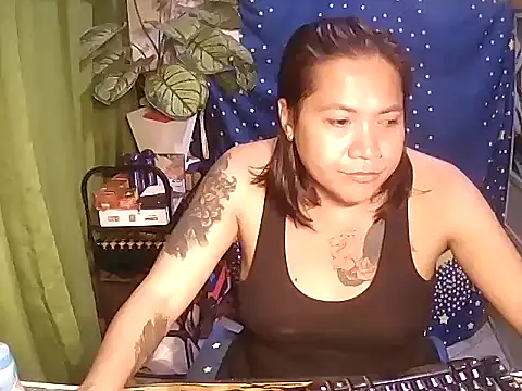 TabooSHOWgirl18 webcam