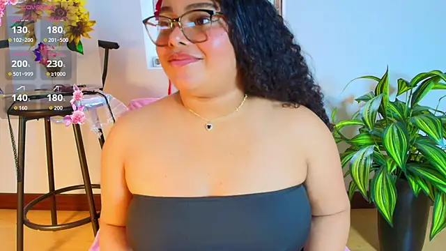 alanaa_gomezz webcam