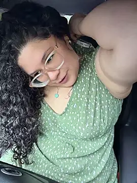 CurlyMilf_Vannexxxa webcam
