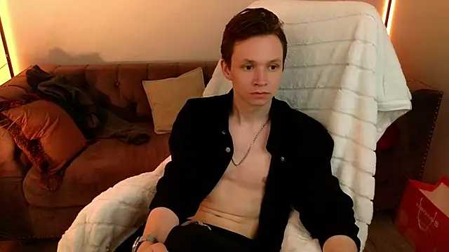 Meverik_Oushen webcam