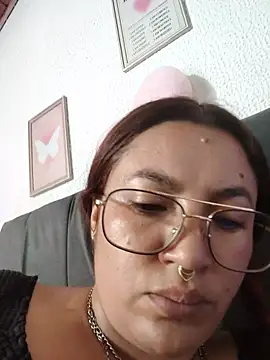 samm_curvy (F young) - Plug anal AND 3 min toy