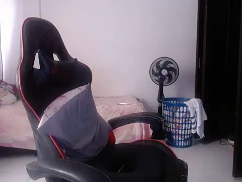 Adriana_0312 webcam