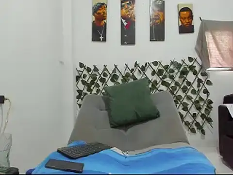 Latins_Boss webcam