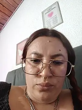 samm_curvy webcam