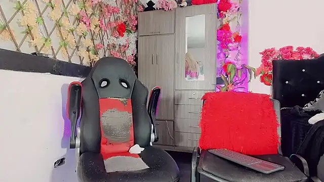 Thiara_veky_ webcam