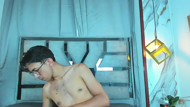 kameron_and_nick (Ask my age) - BRA OFF