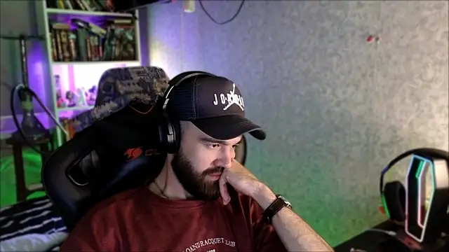 _Serious_Man webcam