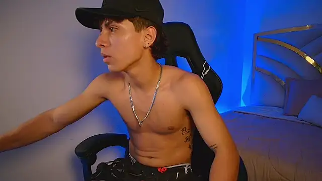 Ryaan_Stone webcam
