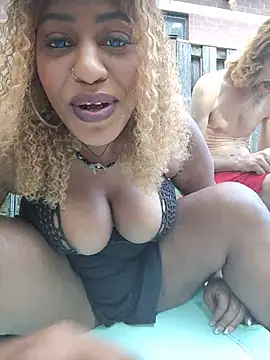 AmazonianMistress webcam
