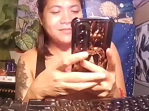 TabooSHOWgirl18 webcam