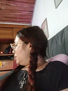 samm_curvy