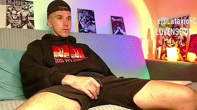 Midnighter_ webcam