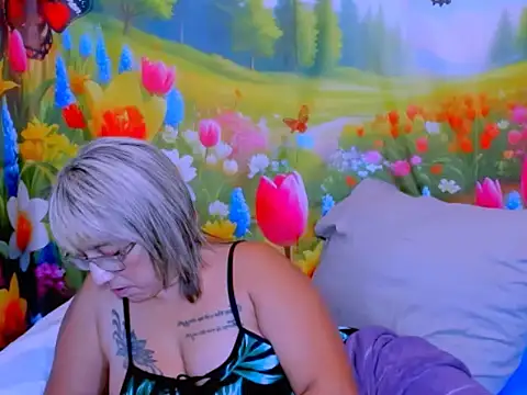 indianroxy webcam