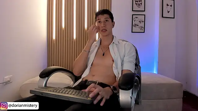 Dorianmistery2322_ webcam