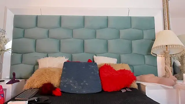 MiaMancini webcam