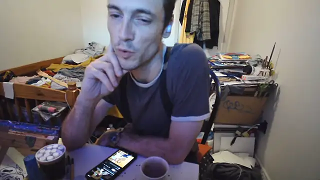 JohnnyMoves webcam