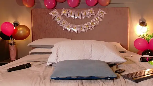 Busty_Zay live cam on StripChat