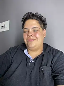 Hailey_Curvy webcam