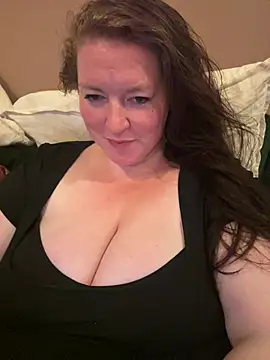 BustyBritishBBW_ webcam