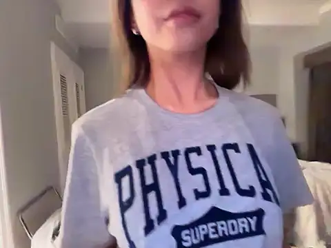 WomanofWorldTS webcam