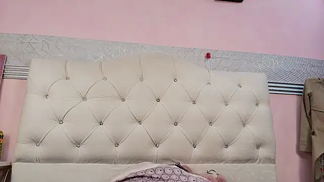 dakotaa_sky live cam on StripChat