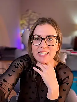 maiseknox - MaiseKnox's free webcam - UK Sex Cams