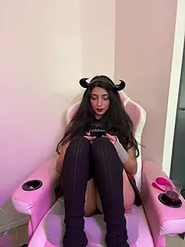 felicia_smok3 - Felicia_smok3's free webcam - UK Sex Cams