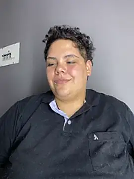 Hailey_Curvy webcam