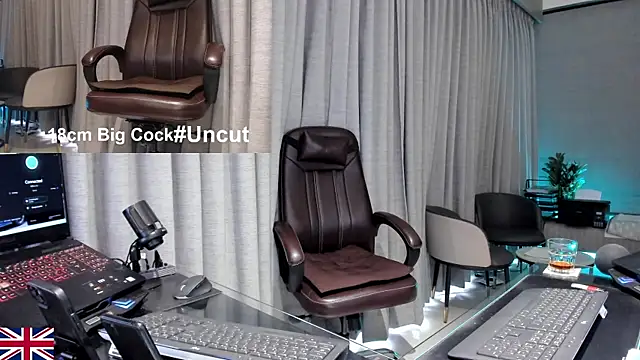 OnlineBossUK webcam