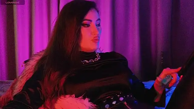 AliceJameson live cam on StripChat