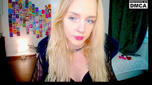 Aliceglass__ live cam on StripChat