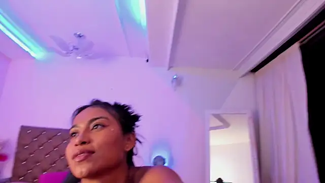 chel_moon webcam