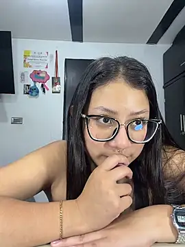 Noir_Isa