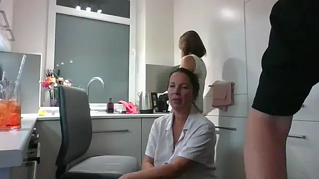 annawaller - AnnaWaller's free webcam - UK Sex Cams