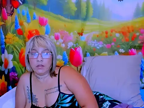 indianroxy webcam