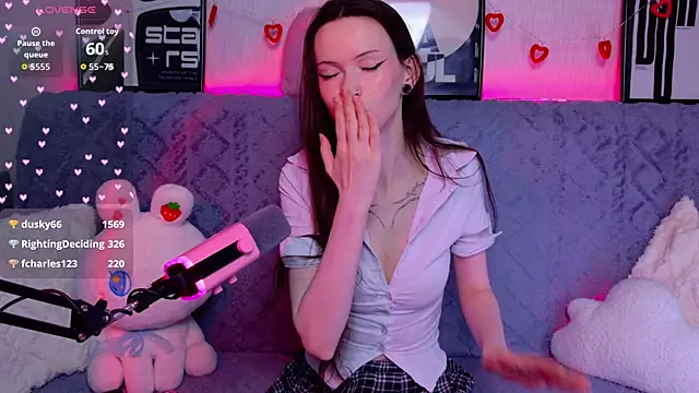 KittiMissi live cam on StripChat