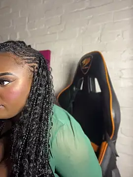QUEEN_NOBUHLE_FEMDOM_777 webcam