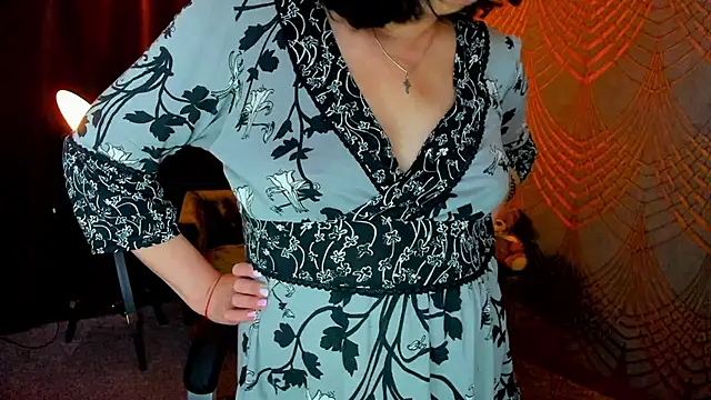 IrissMoon live cam on StripChat