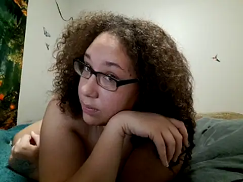 Theplayfulbbw live cam on StripChat